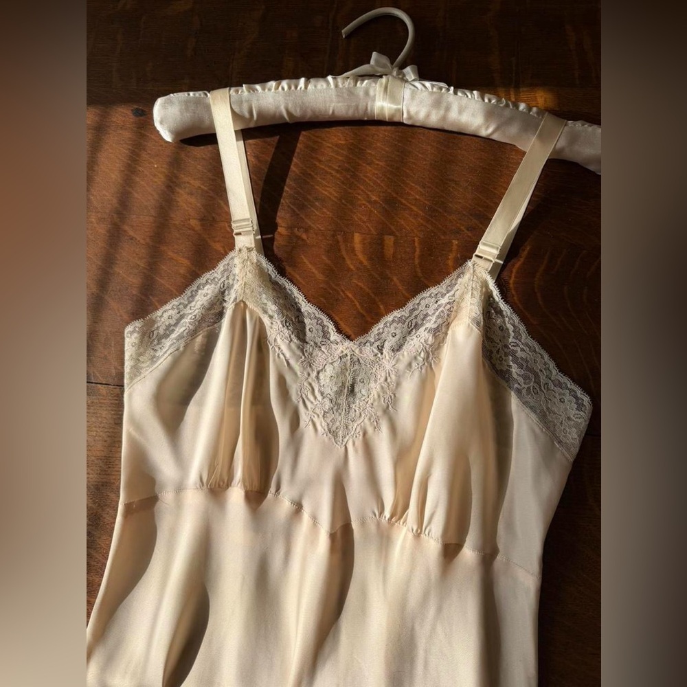 Vintage 1950s Silky Lace Trim Chemise Nightgown Slip Dress